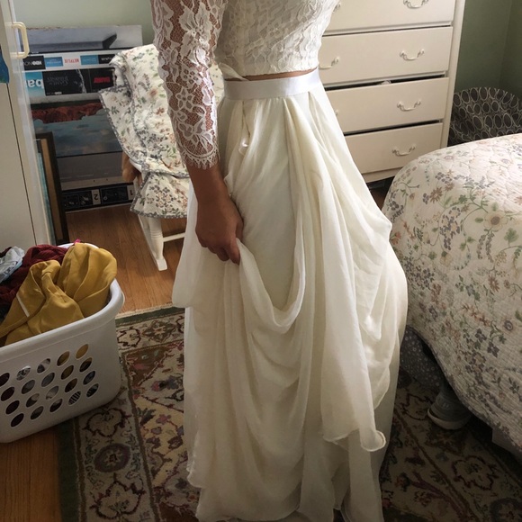Two piece bridal set: Size M top & size 28 skirt - Picture 3 of 3